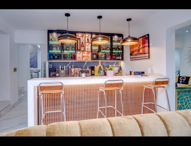 5 BEDROOM HOUSE FOR SALE IN LONEHILL